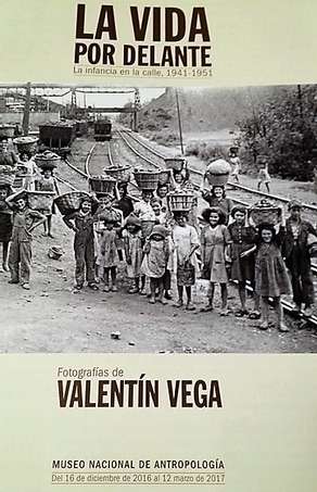 ‘La vida por delante. La infancia en la calle, 1941-1951’ Fotografías de Valentín Vega