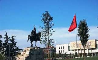 Albania y su doble