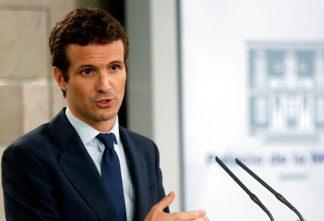 Casado recorta desde la oposición