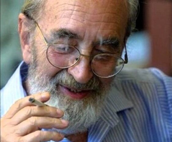 Ángel González: la ácida ironía de un poeta