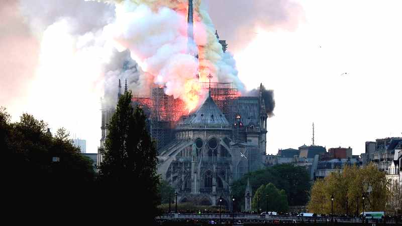 Notre Dame, devastada por un incendio