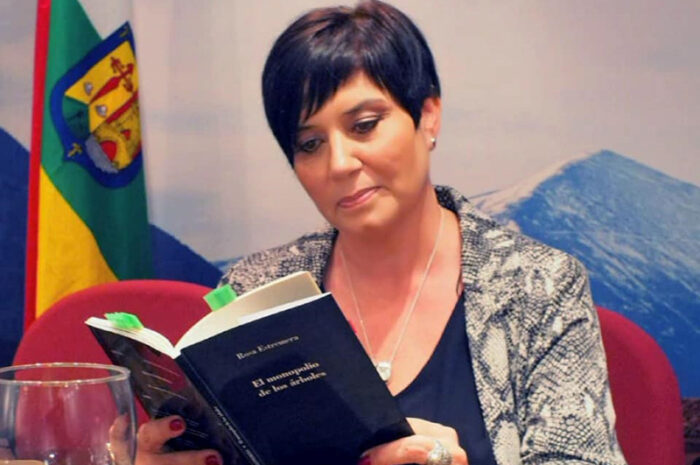 Presentación del libro ‘El Monopolio de los Árboles’ de la poeta Rosa María Estremera