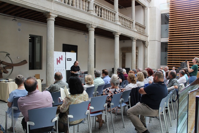 Éxito del Festival de Poesía Vitruvio en Ávila