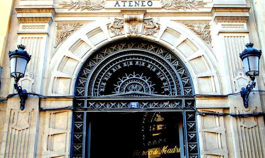 Javier Méndez aborda el tema ‘Ética y Educación Moral’ en el Ateneo