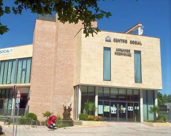 Francisco Castañón presenta en Rivas Vacíamadrid el libro sobre la exploración espacial ‘Pisadas en la Luna’