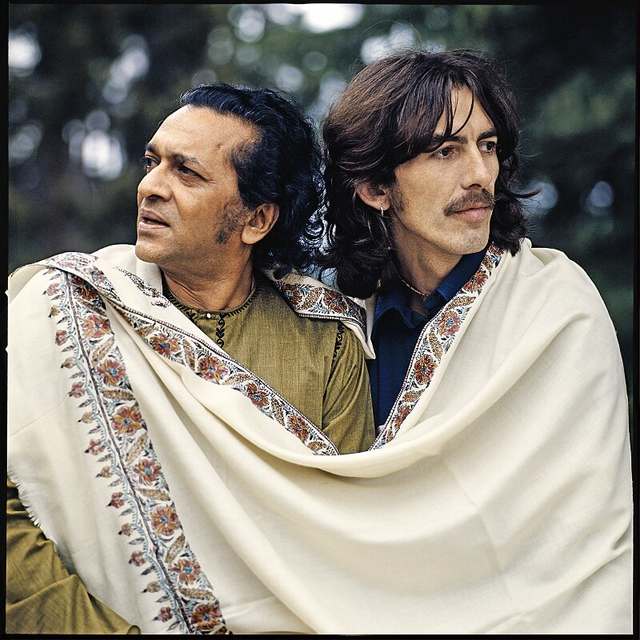 Indian Odyssey: El universo de Ravi Shankar. The Beatles en la India