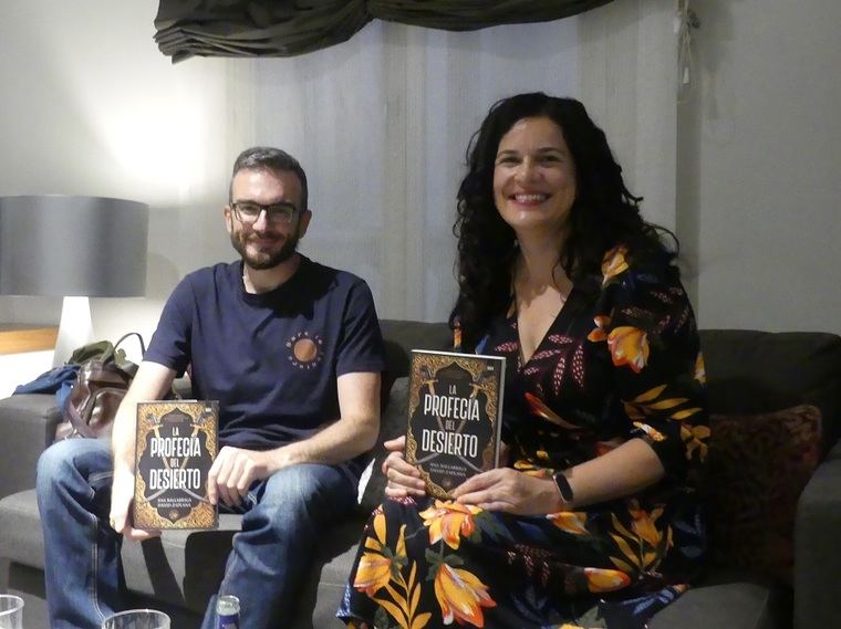 Ana Ballabriga y David Zaplana: “Nuestros libros salen del diálogo. Conversamos mucho sobre lo que vamos a escribir, cómo lo vamos a hacer y qué vamos a contar”