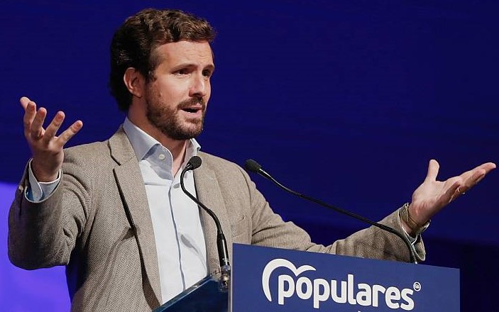 Casado refuerza a los ultras