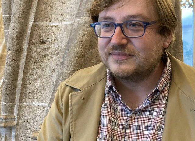 Luis Quiñones: ‘Hoy más que nunca la literatura es una manera de salirnos del rebaño’