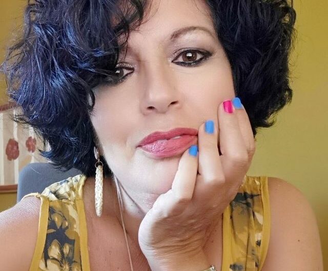 Elena Muñoz presenta su nuevo libro de poemas ‘Como un sediento a la orilla del mar’, este miércoles, 1 de junio, en la Fundación Canis Majoris