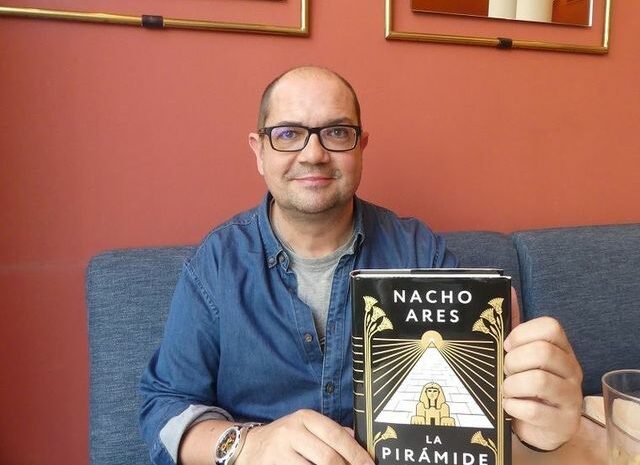 Nacho Ares: “La ignorancia y el fanatismo son las causas de las pérdidas de las bibliotecas y libros”