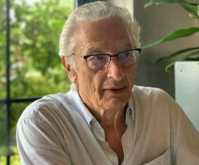 Javier Olalde presenta ‘Escalando el muro (Poesía reunida 1970-2023)’. Próximo 1 de marzo en el Centro Riojano de Madrid