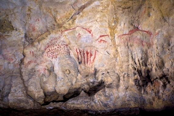 Proponen estrategias para proteger las pinturas rupestres de la cueva de Pindal