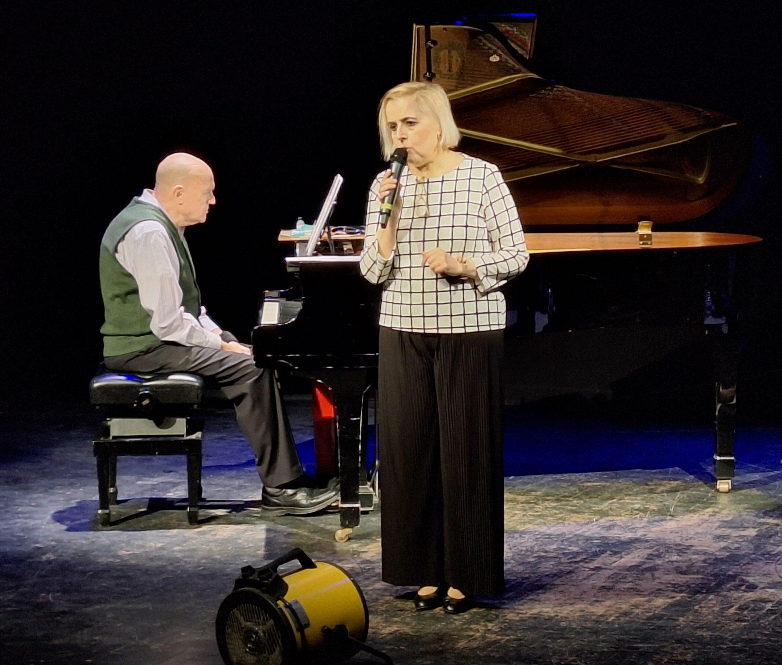 Concierto-recital del Grupo Retablo (Mayte Domínguez y Pablo Bethencourt) con los poetas Encarnación Pisonero, Manuel Jesús González Carrasco (Kabalcanty), Maisoun Shukair y José Antonio García Palazón. 12 de enero