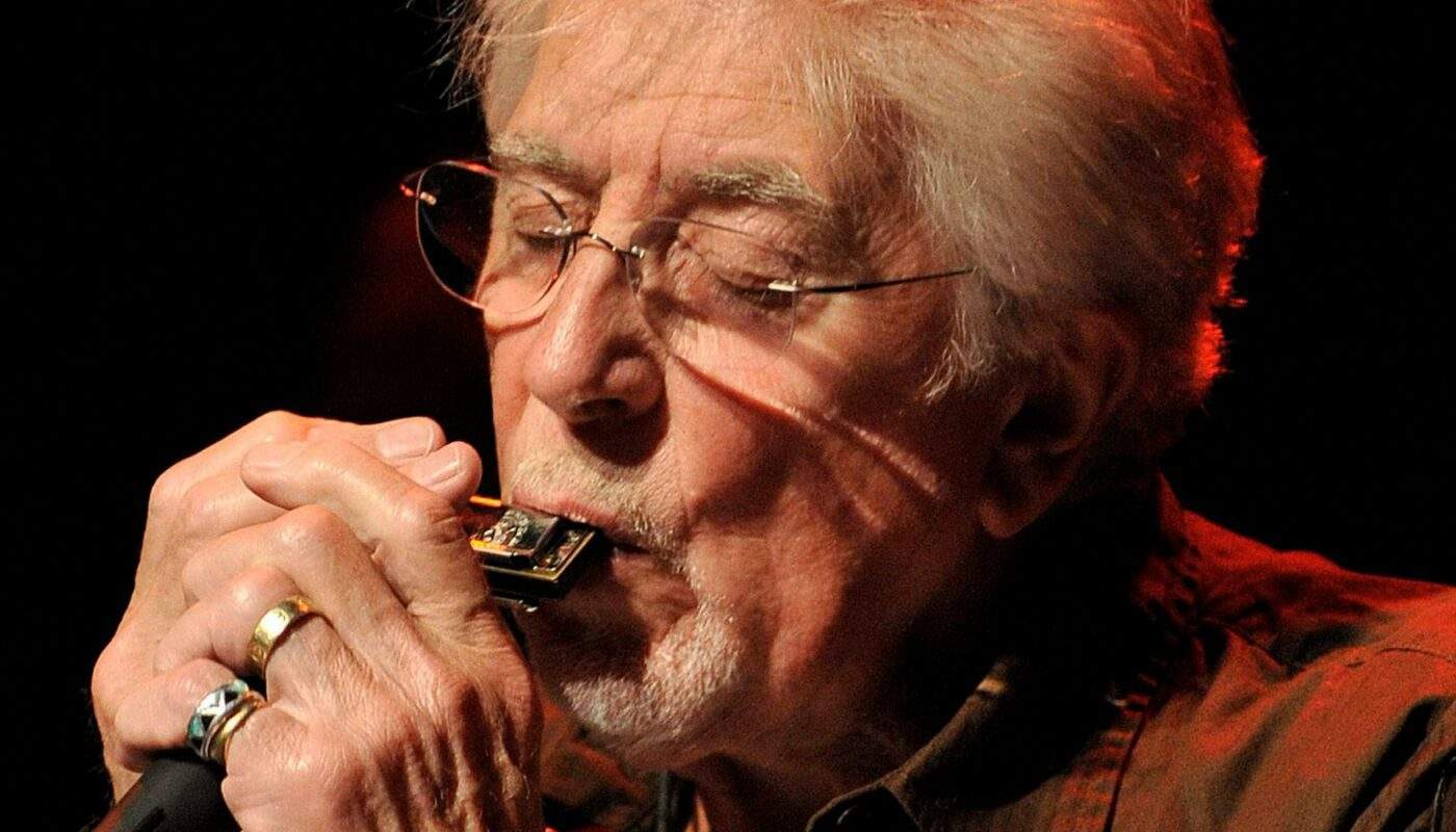 Y John Mayall se fue… a otro sitio para moverse