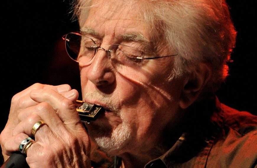 Y John Mayall se fue… a otro sitio para moverse