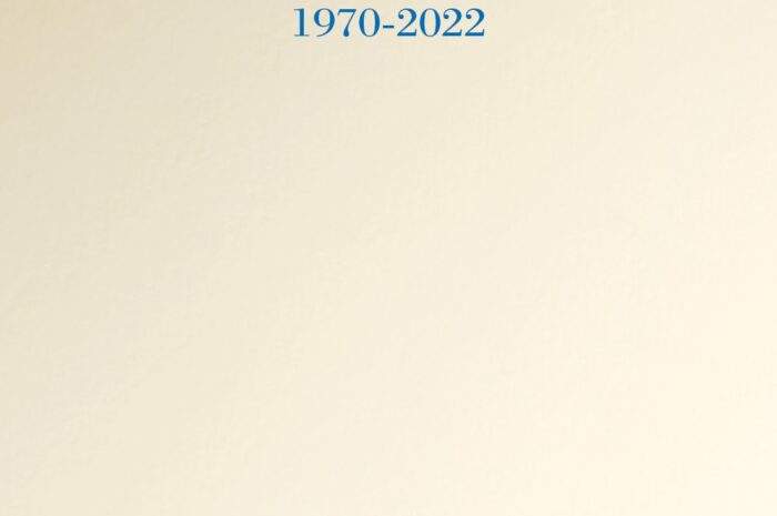 ‘Vida ávida. Poesía reunida 1970-2022’, de Ángel Guinda