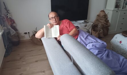 La recopilación de historias de resiliencia contra la xenofobia en el país Germano