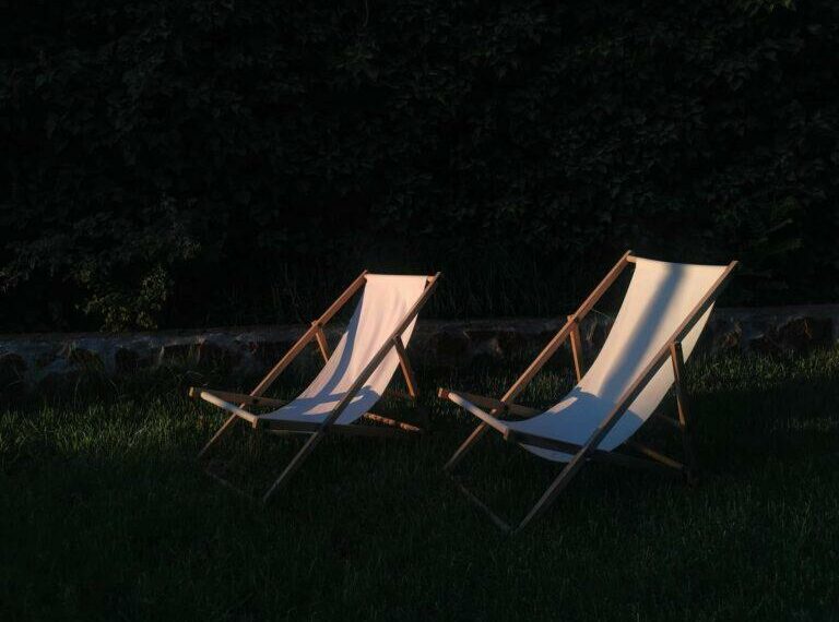 EL ECO Y SU SOMBRA / Una moneda