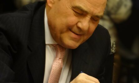 Un homenaje a Octavio Uña en su ochenta aniversario