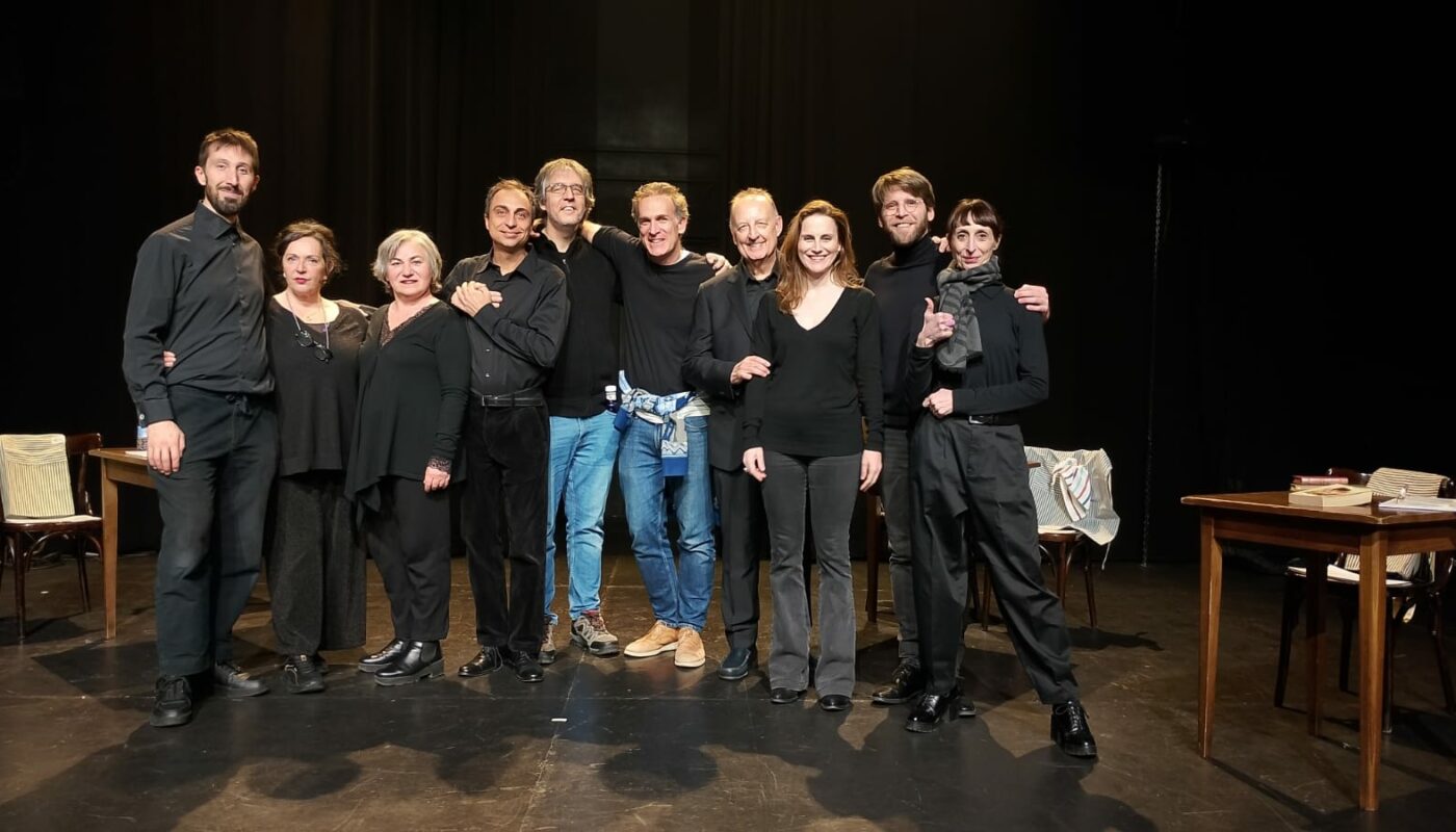 Otra cena de idiotas