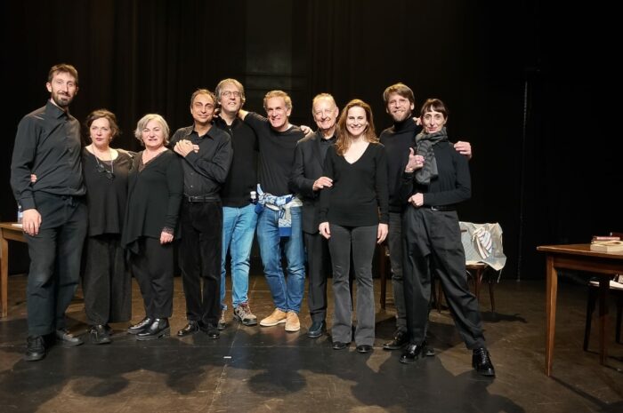 Otra cena de idiotas