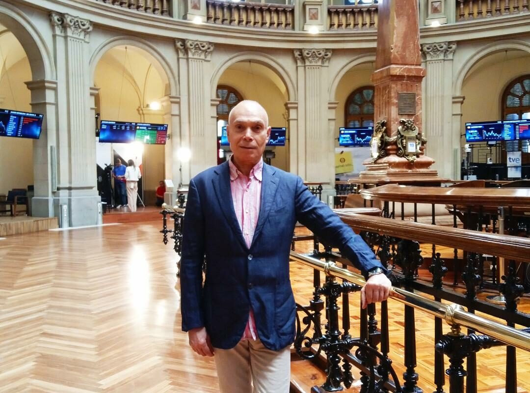 Manuel Espín publica ‘Insumisas’: “Aristóteles, Rousseau, Nietzsche… y muchos pensadores eran profundamente machistas”