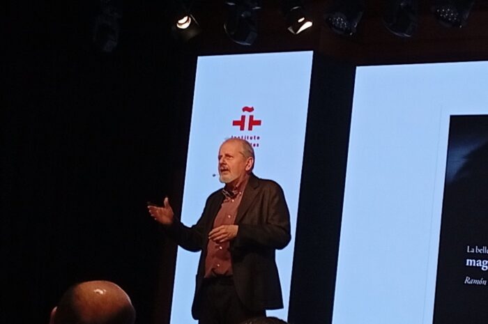 Ramón Mayrata presenta ‘La belleza de la magia’ en el Instituto Cervantes