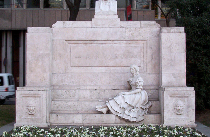 Cuando el integrismo atacó el monumento a Juan Valera