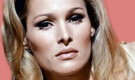 Ursula Andress cumple 90 años
