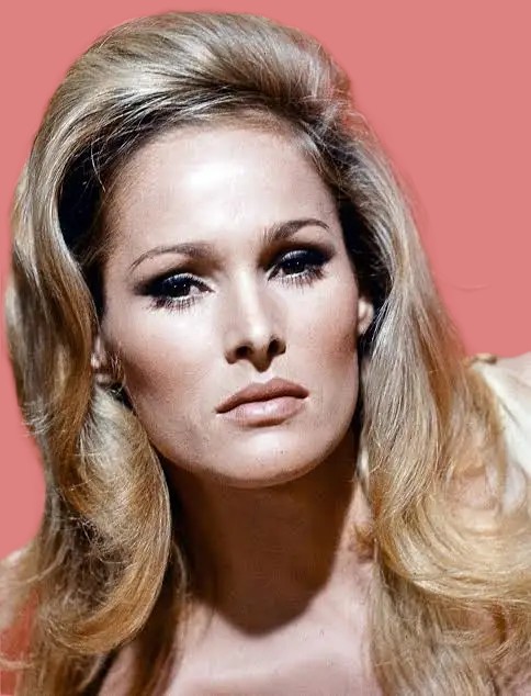 Ursula Andress cumple 90 años