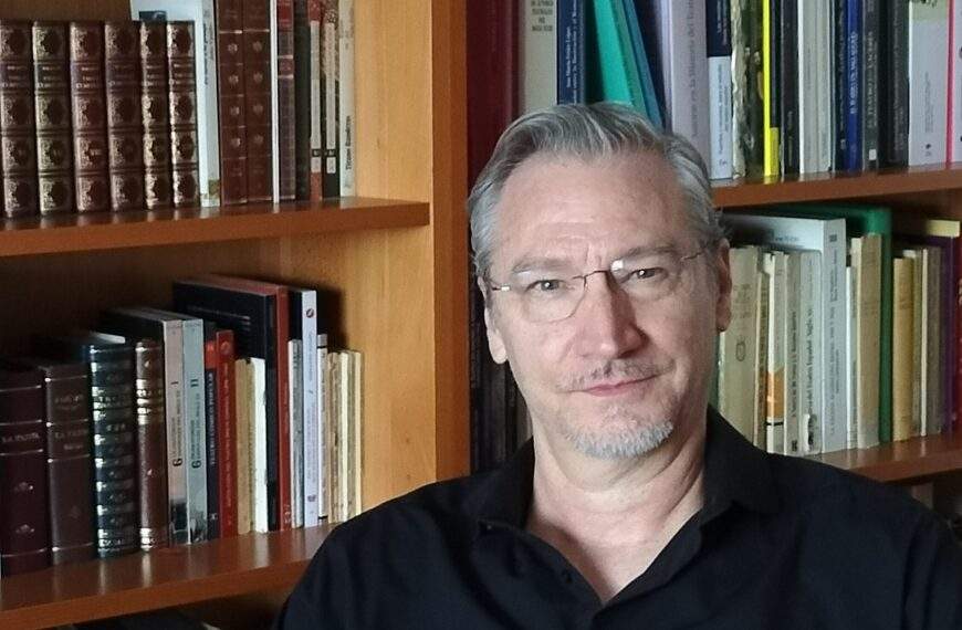 PALOMITAS DE MAÍZ / José Luis González Subías: “No me gusta que los escenarios se conviertan en púlpitos”