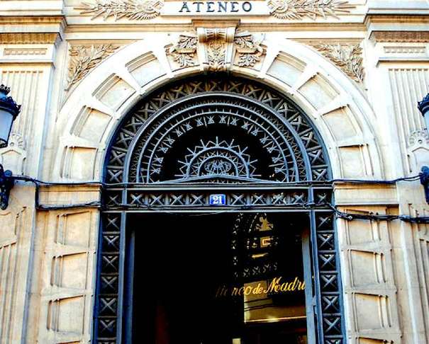 puerta ateneo