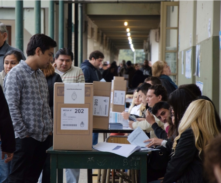 gente votando